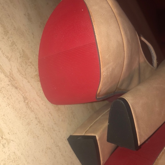 Light cream brown.  Sexy, high heeled platforms. - Picture 3 of 6